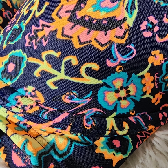 D/DD Colorful Floral Bikini Top - Picture 3 of 6